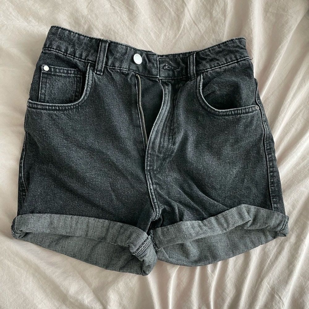 Zara high-waisted Denim Shorts - black, size 24